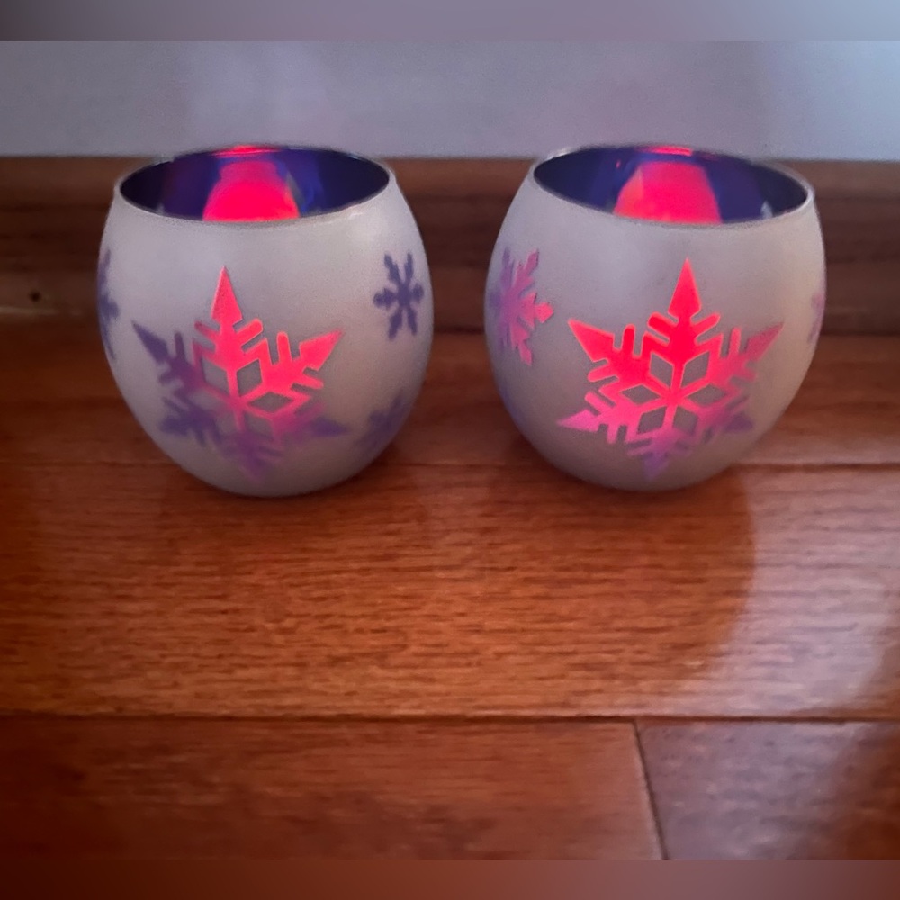 Set of 2 Glass Blue/White Snowflake TeaLight Holders w/Color Changing TeaLights!